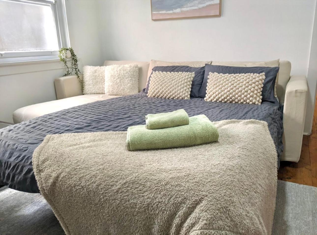 Apartment Sea Breeze Retreat, Location, Ground Floor Convenience, Perfect For Families And Business Travelers *